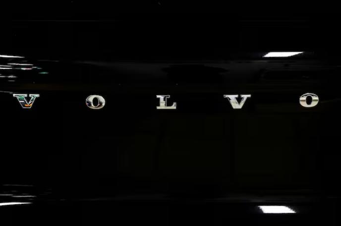 沃爾沃汽車因關(guān)稅與發(fā)布延遲計提大額減值費(fèi)用