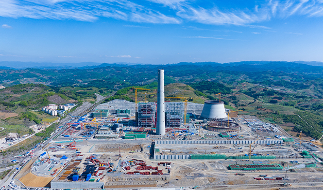 中國能建湖南火電承建的貴州2×660兆瓦煤電項目1號機組發(fā)電機穿轉(zhuǎn)子一次成功