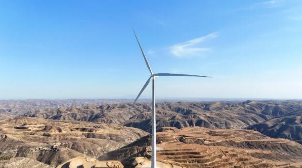 國(guó)能陜西新能源公司陜西佳縣5萬(wàn)千瓦風(fēng)電項(xiàng)目首臺(tái)風(fēng)機(jī)并網(wǎng)發(fā)電